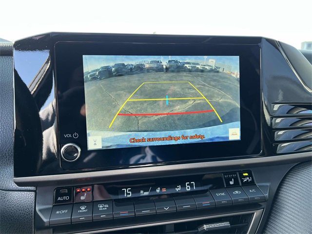 Used 2025 Toyota Camry SE w/ Convenience Package image 20