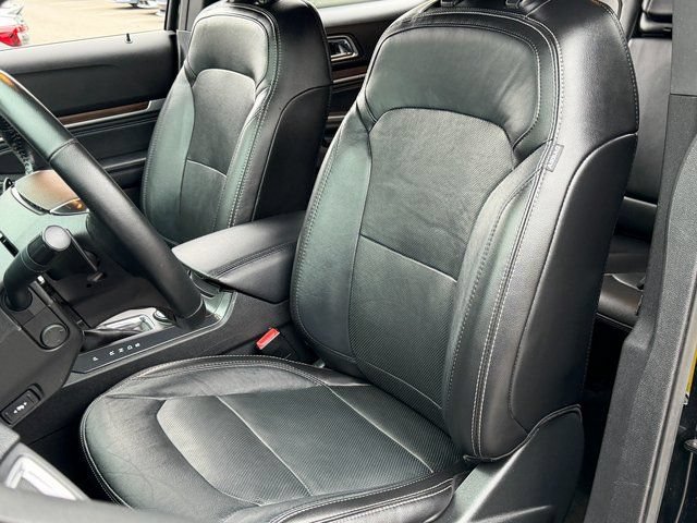 Certified 2017 Ford Explorer Limited AWD/4WD image 9