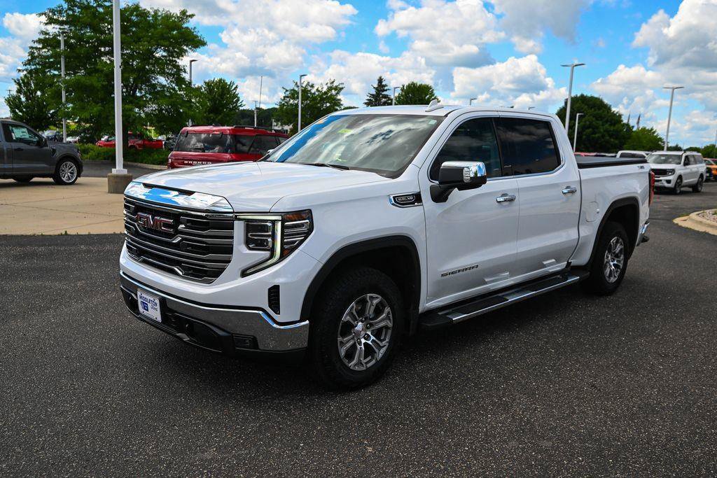 Used 2022 GMC Sierra 1500 SLT w/ SLT Convenience Package AWD/4WD image 9