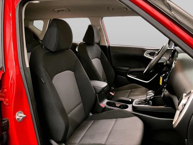 Used 2023 Kia Soul LX w/ LX Technology Package FWD image 7