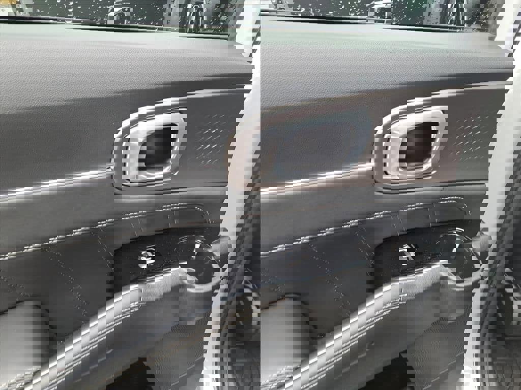 Used 2024 Kia Sorento SX image 8