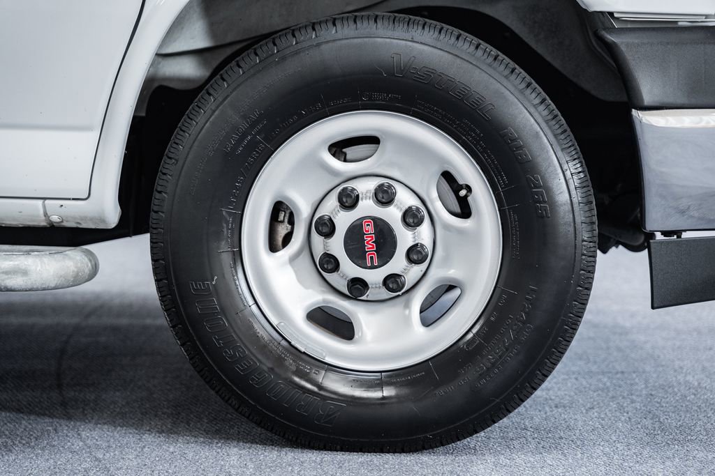 Used 2024 GMC Savana 2500 w/ Driver Convenience Package image 15