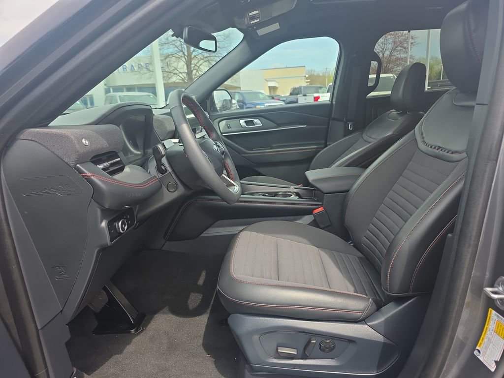 Certified 2025 Ford Explorer ST-Line w/ Premium Package image 20
