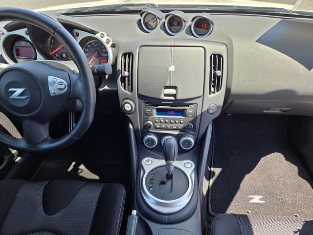 Used 2020 Nissan 370Z Coupe RWD image 13