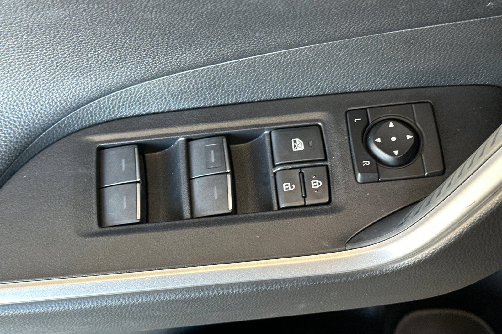 Used 2024 Toyota RAV4 XSE w/ Premium Package AWD/4WD image 11