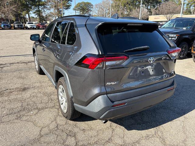 Used 2021 Toyota RAV4 LE image 3