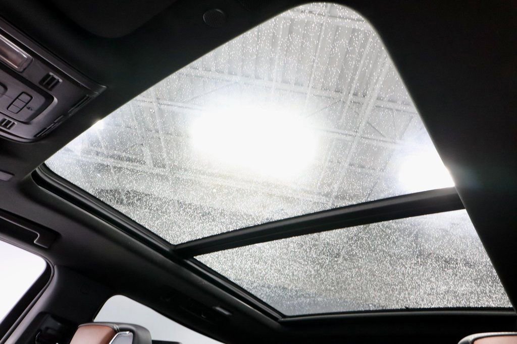 Used 2024 GMC Yukon XL Denali Ultimate image 34