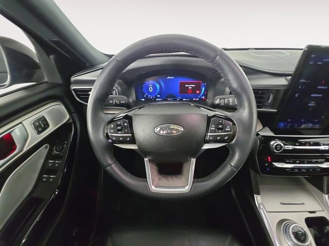 Certified 2023 Ford Explorer Platinum w/ Technology Package image 12