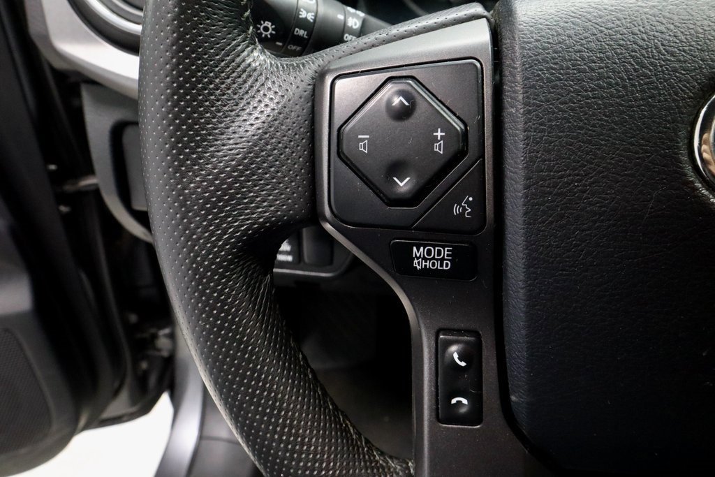 Used 2020 Toyota Tacoma TRD Off-Road image 27