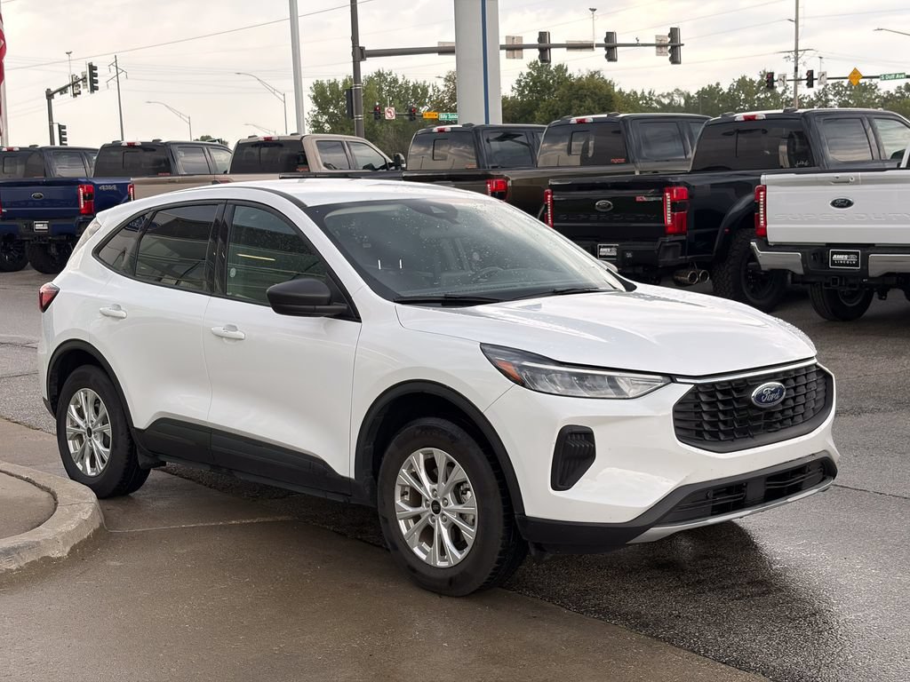 Certified 2025 Ford Escape Active AWD/4WD image 7