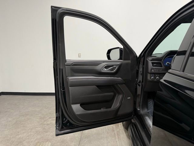 Used 2022 Chevrolet Suburban RST w/ Luxury Package image 13