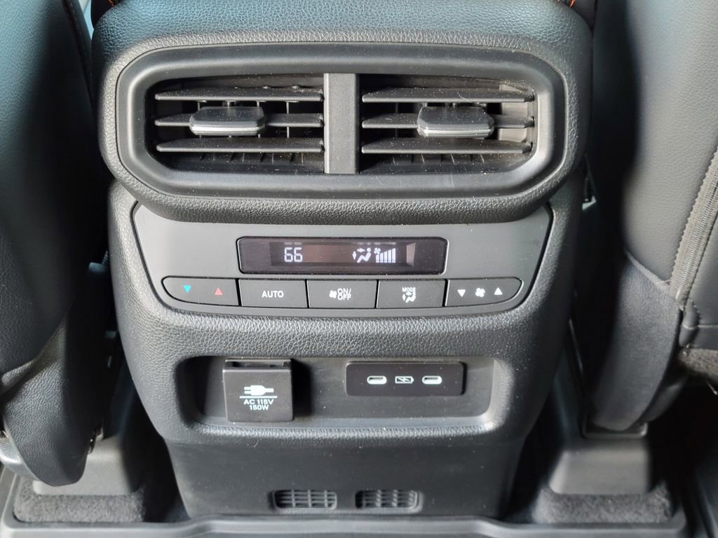Used 2025 Honda Pilot TrailSport image 18