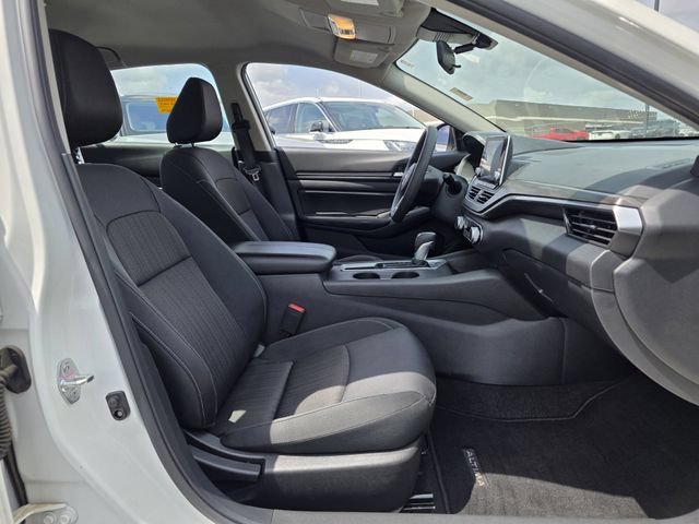 Used 2025 Nissan Altima 2.5 SV FWD image 25
