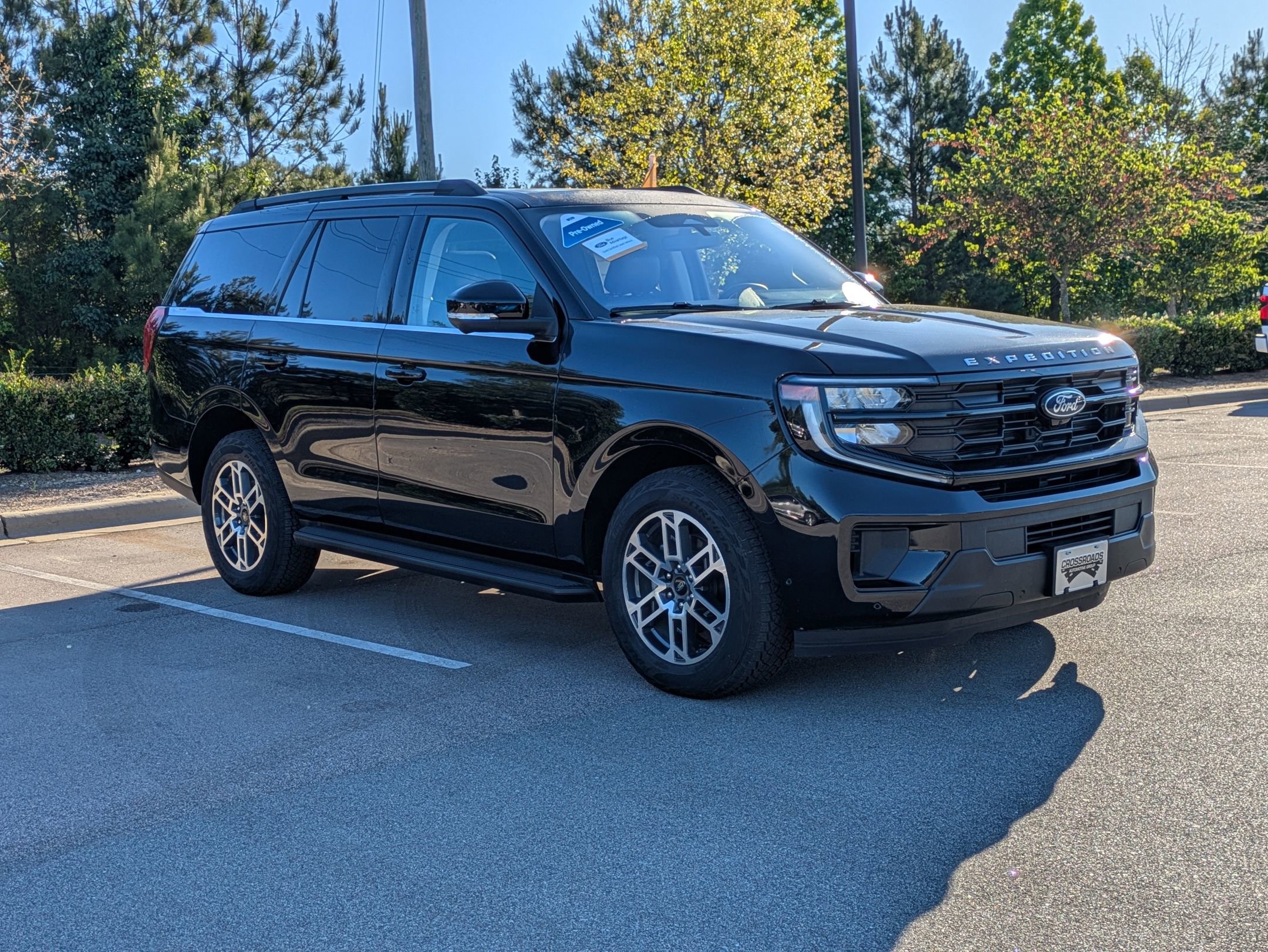 Certified 2025 Ford Expedition Active AWD/4WD image 1