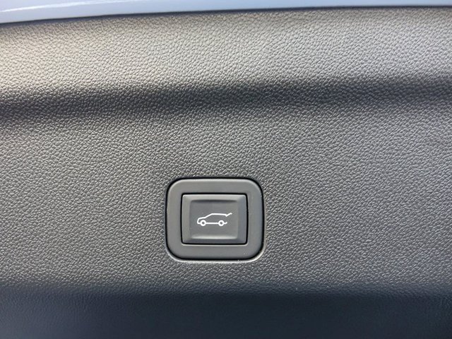 Used 2026 GMC Yukon Denali Ultimate AWD/4WD image 36