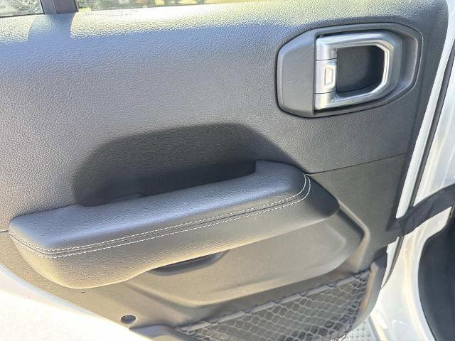 Used 2018 Jeep Wrangler Unlimited Sahara AWD/4WD image 22