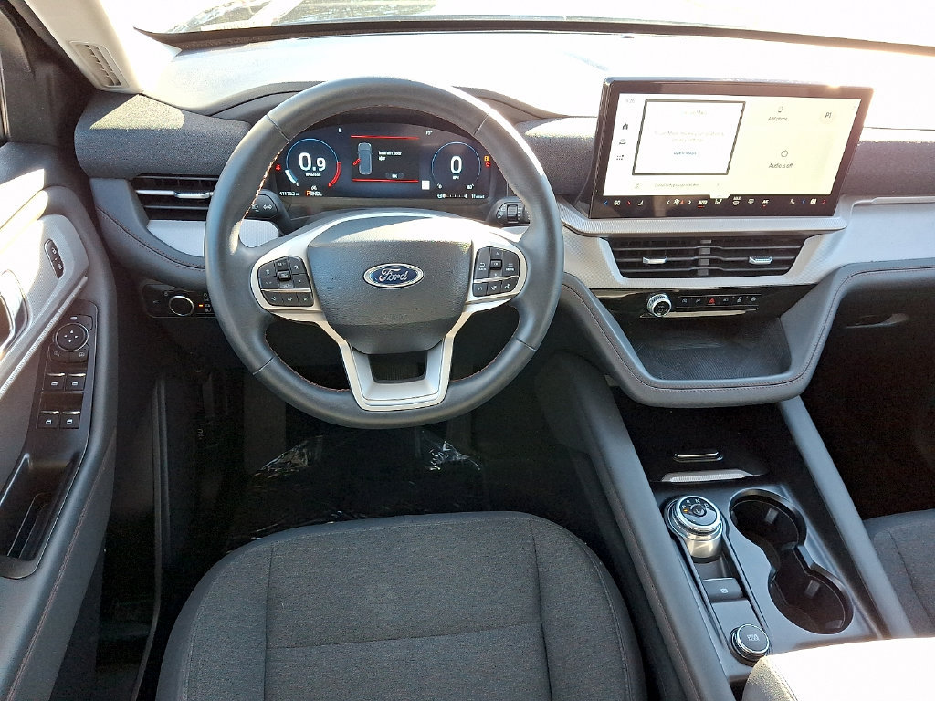 Certified 2025 Ford Explorer Active RWD image 9