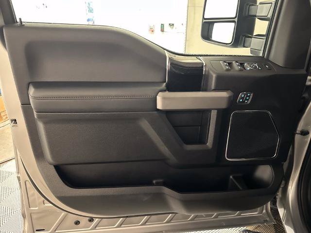 Certified 2020 Ford F250 Platinum w/ FX4 Off-Road Package AWD/4WD image 12