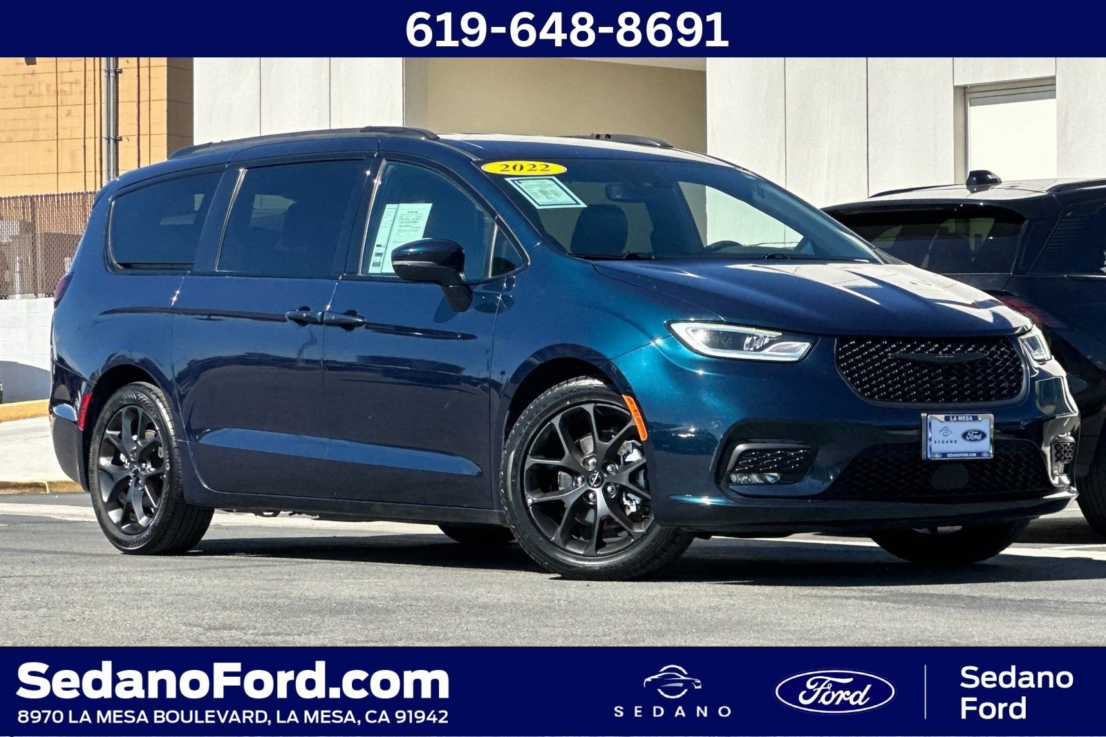 Used 2022 Chrysler Pacifica Touring-L w/ S Appearance Package image 1