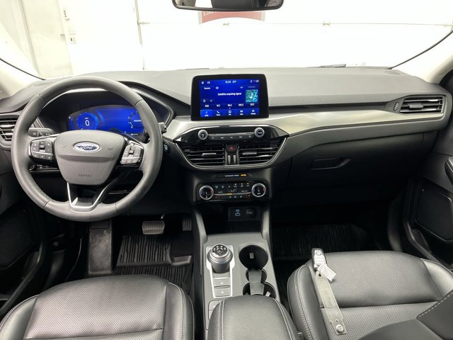 Certified 2022 Ford Escape Titanium AWD/4WD image 4