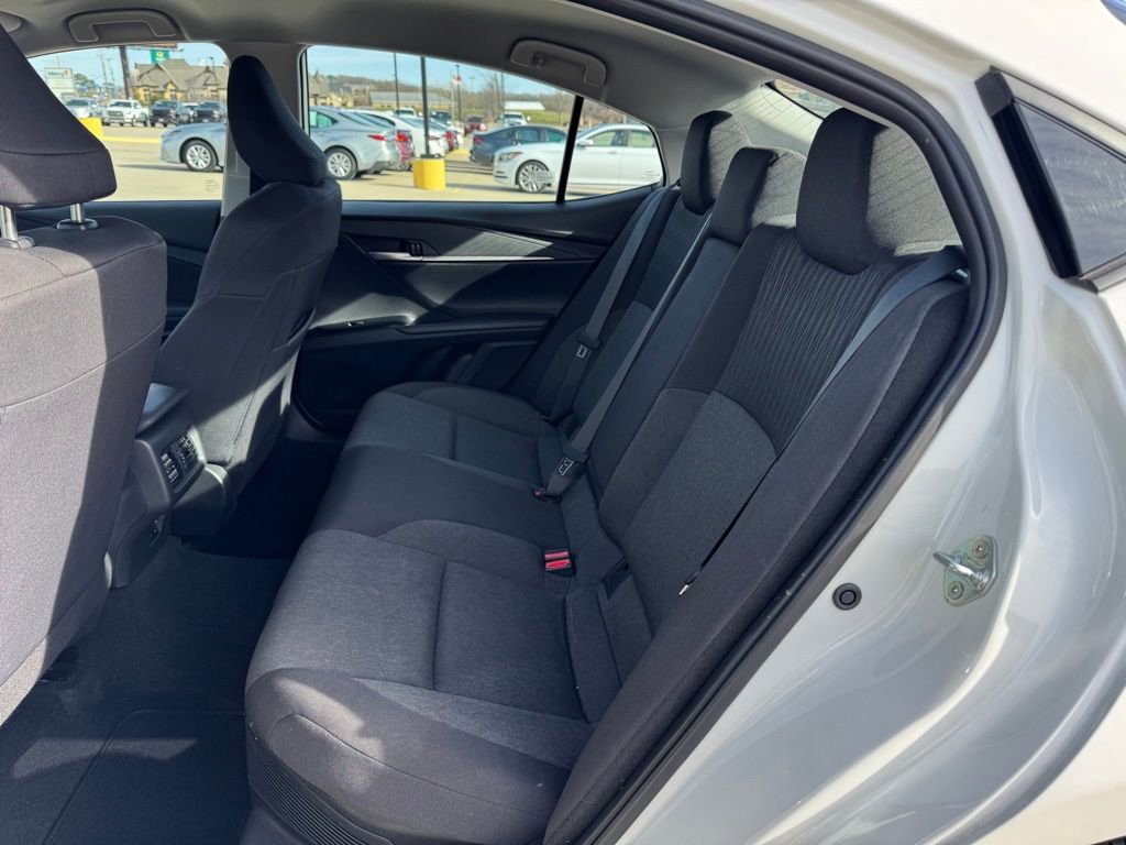 Used 2025 Toyota Camry LE image 31