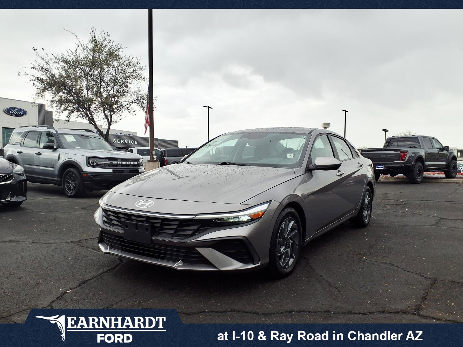 Used 2024 Hyundai Elantra SEL image 1