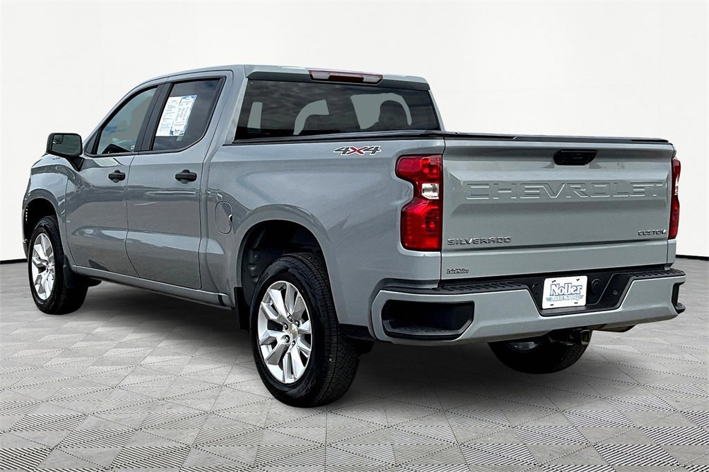Used 2024 Chevrolet Silverado 1500 Custom image 2