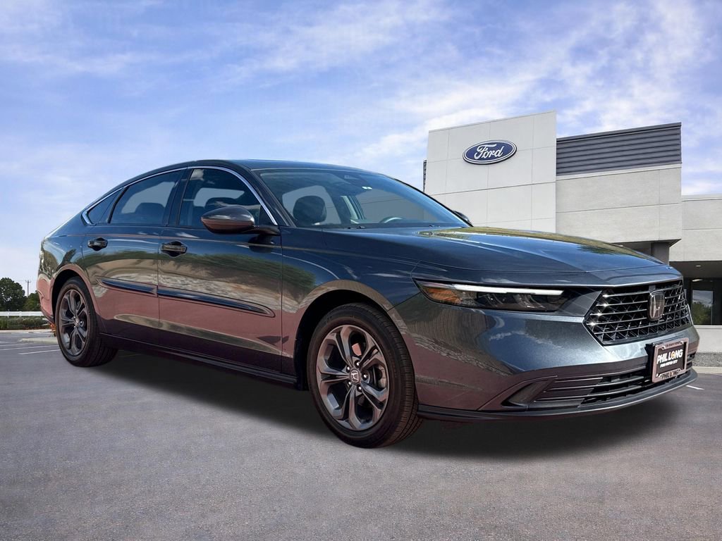 Used 2023 Honda Accord EX image 1