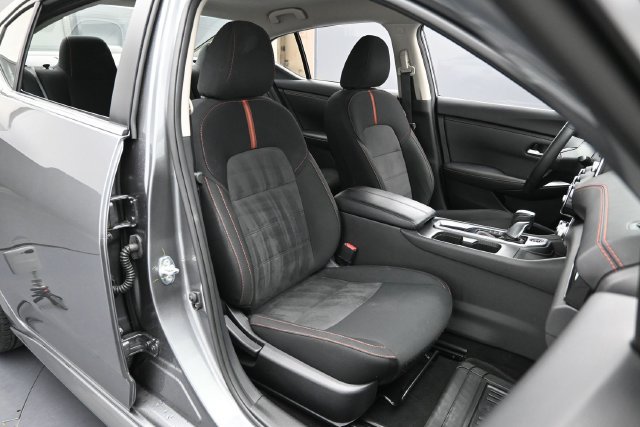 Used 2025 Nissan Sentra SR FWD image 28