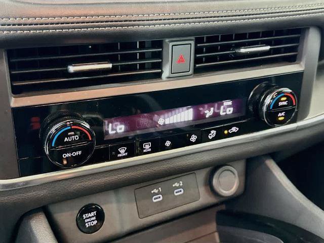 Used 2024 Nissan Rogue SV AWD/4WD image 18