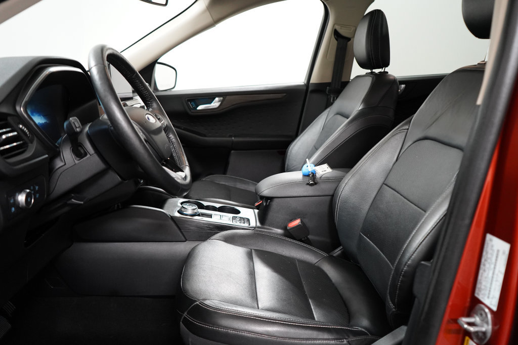 Certified 2020 Ford Escape Titanium AWD/4WD image 14