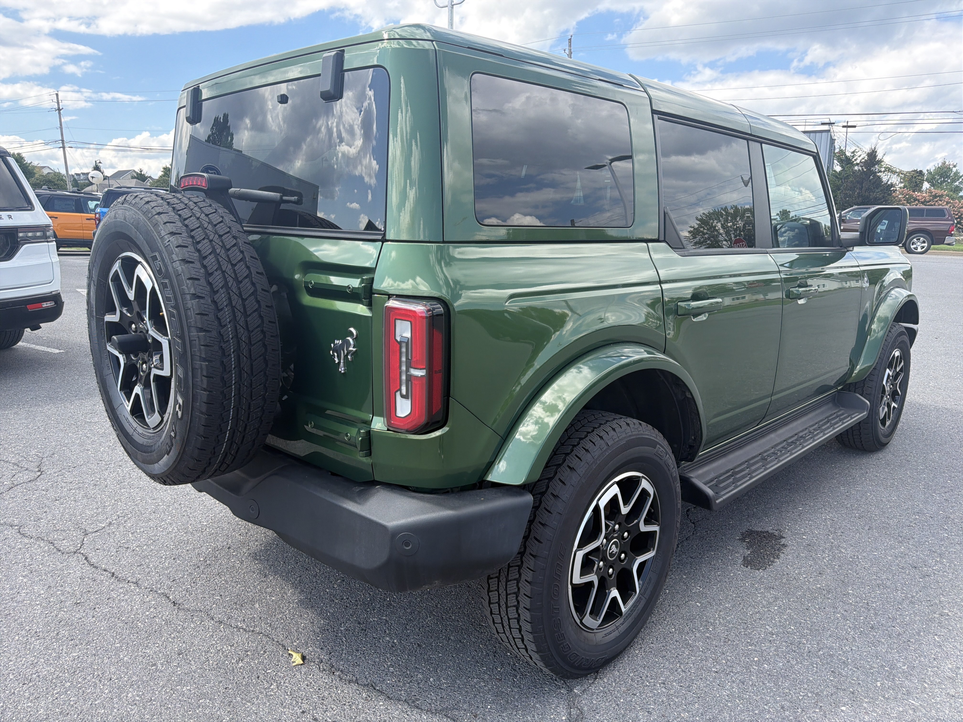 Certified 2025 Ford Bronco Outer Banks AWD/4WD image 3