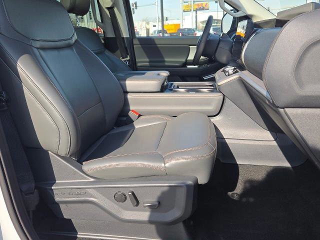 Certified 2025 Ford Expedition Active image 9