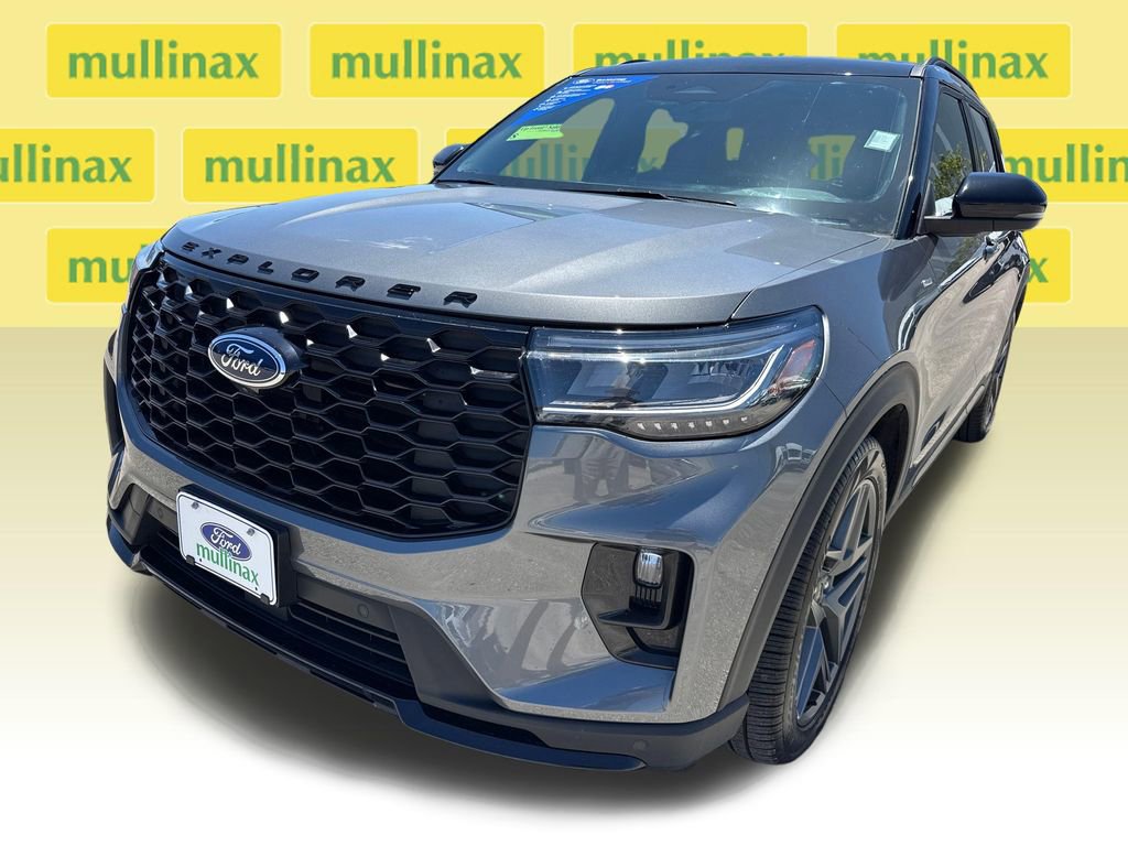 Certified 2025 Ford Explorer ST-Line w/ Premium Package RWD image 10