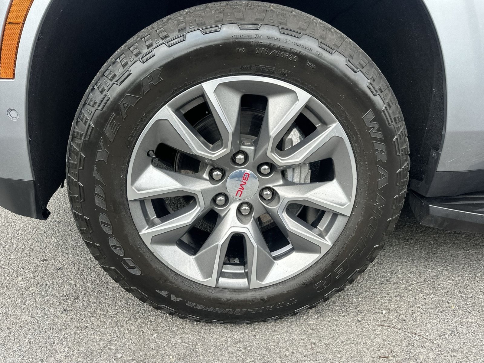 Used 2025 GMC Yukon XL Denali AWD/4WD image 20