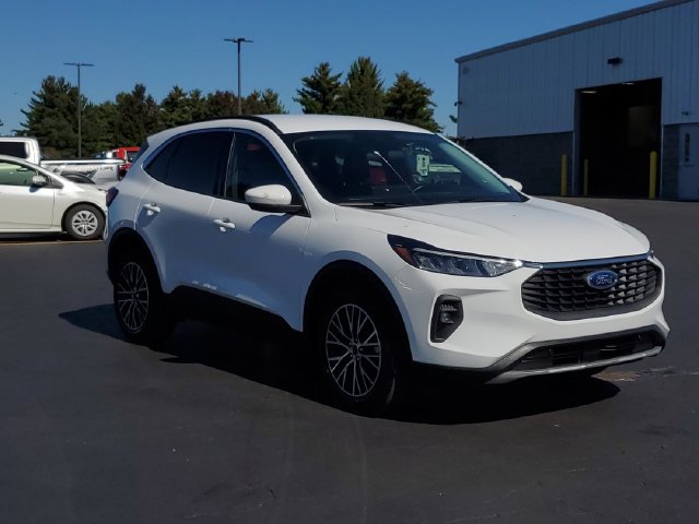 Certified 2023 Ford Escape SE FWD image 2