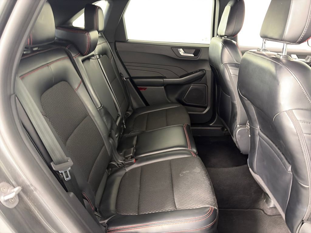 Certified 2025 Ford Escape ST-Line Select AWD/4WD image 29