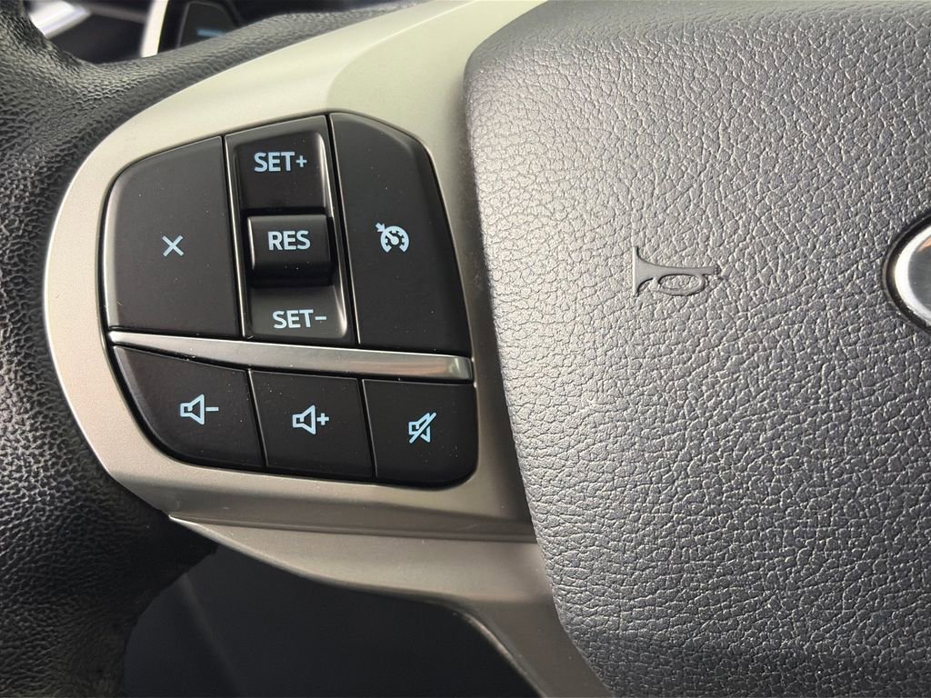 Certified 2021 Ford Explorer XLT w/ Equipment Group 202A AWD/4WD image 17