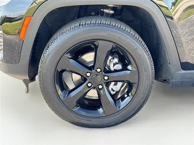 Used 2025 Jeep Grand Cherokee Altitude RWD image 33