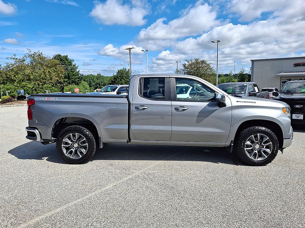 Used 2023 Chevrolet Silverado 1500 LT AWD/4WD image 26