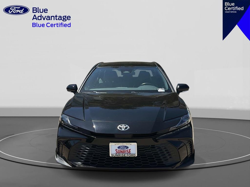 Used 2025 Toyota Camry SE FWD image 3
