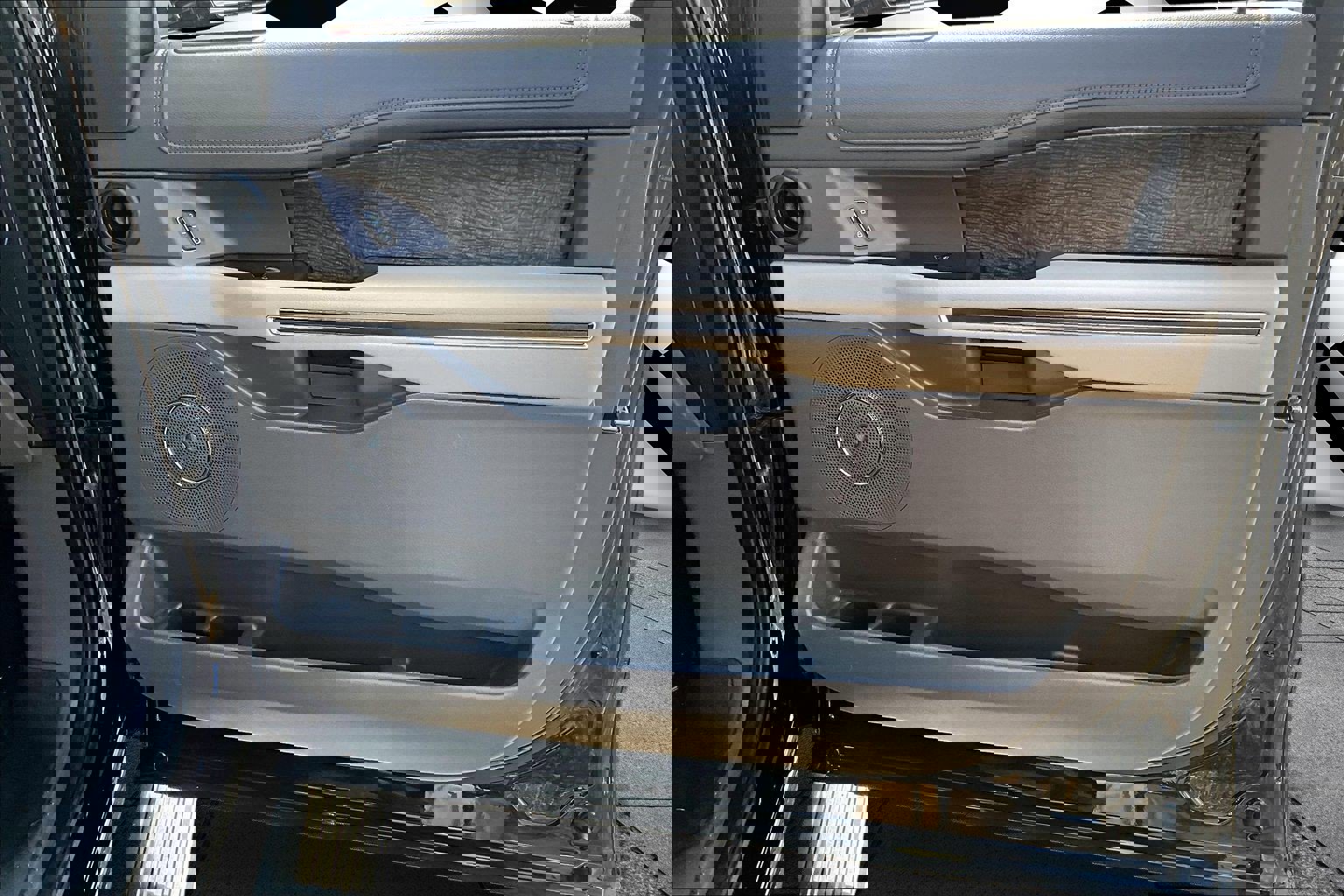 Certified 2021 Ford Expedition Max Limited image 19