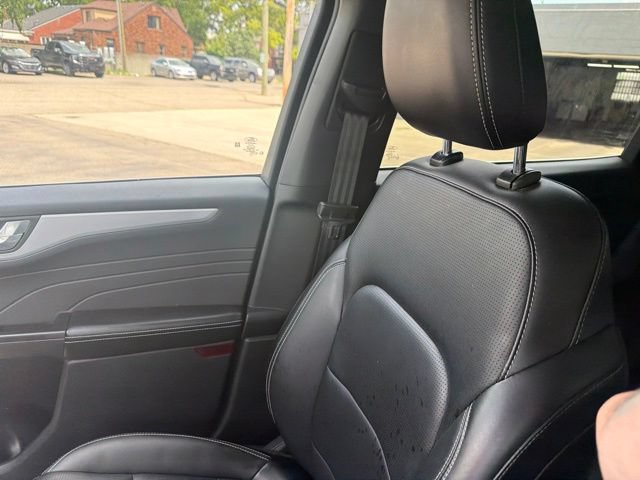 Certified 2025 Ford Escape Platinum AWD/4WD image 26