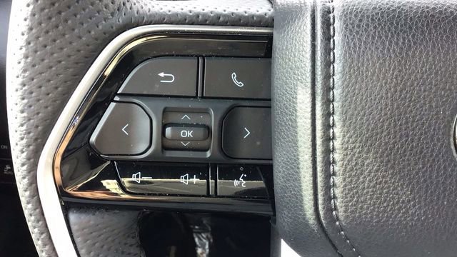 Used 2025 Toyota Sequoia Platinum image 29