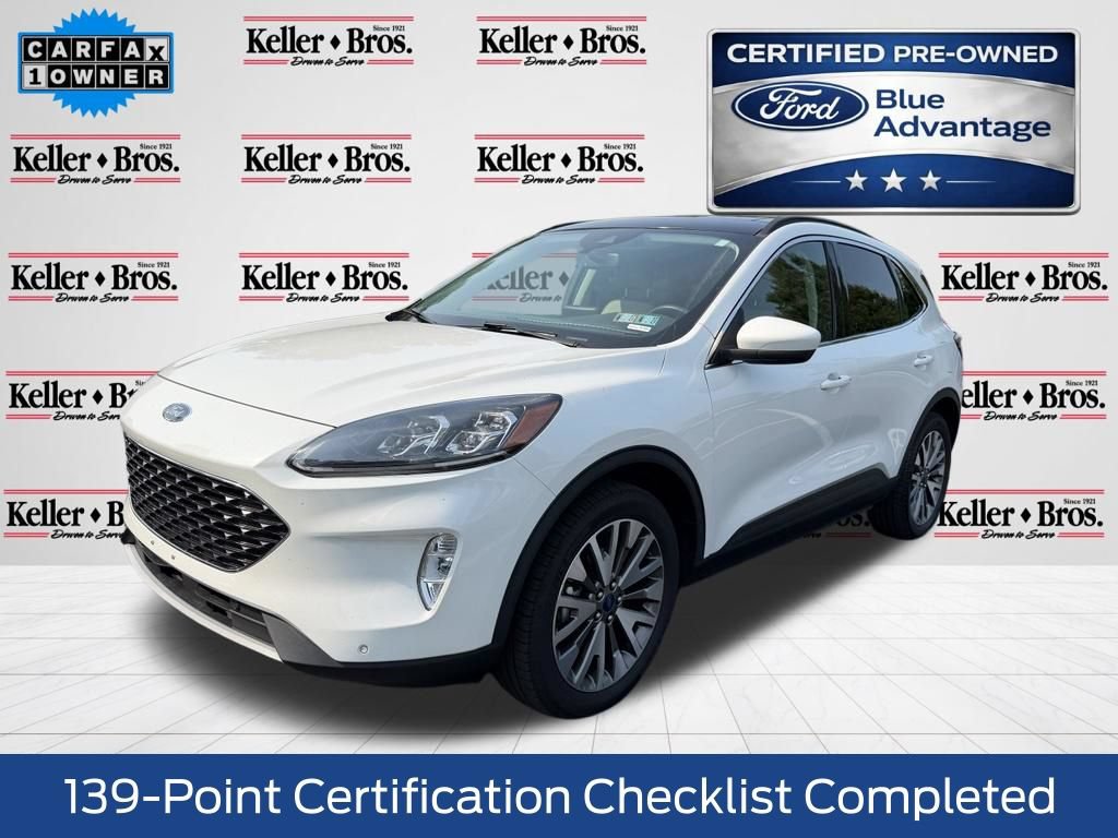Certified 2022 Ford Escape Titanium AWD/4WD image 3
