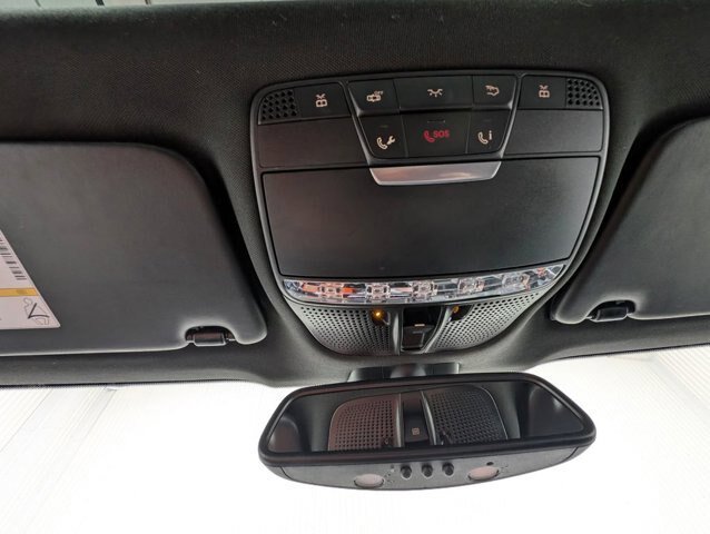 Used 2019 Mercedes-Benz GLC 300 4MATIC image 7