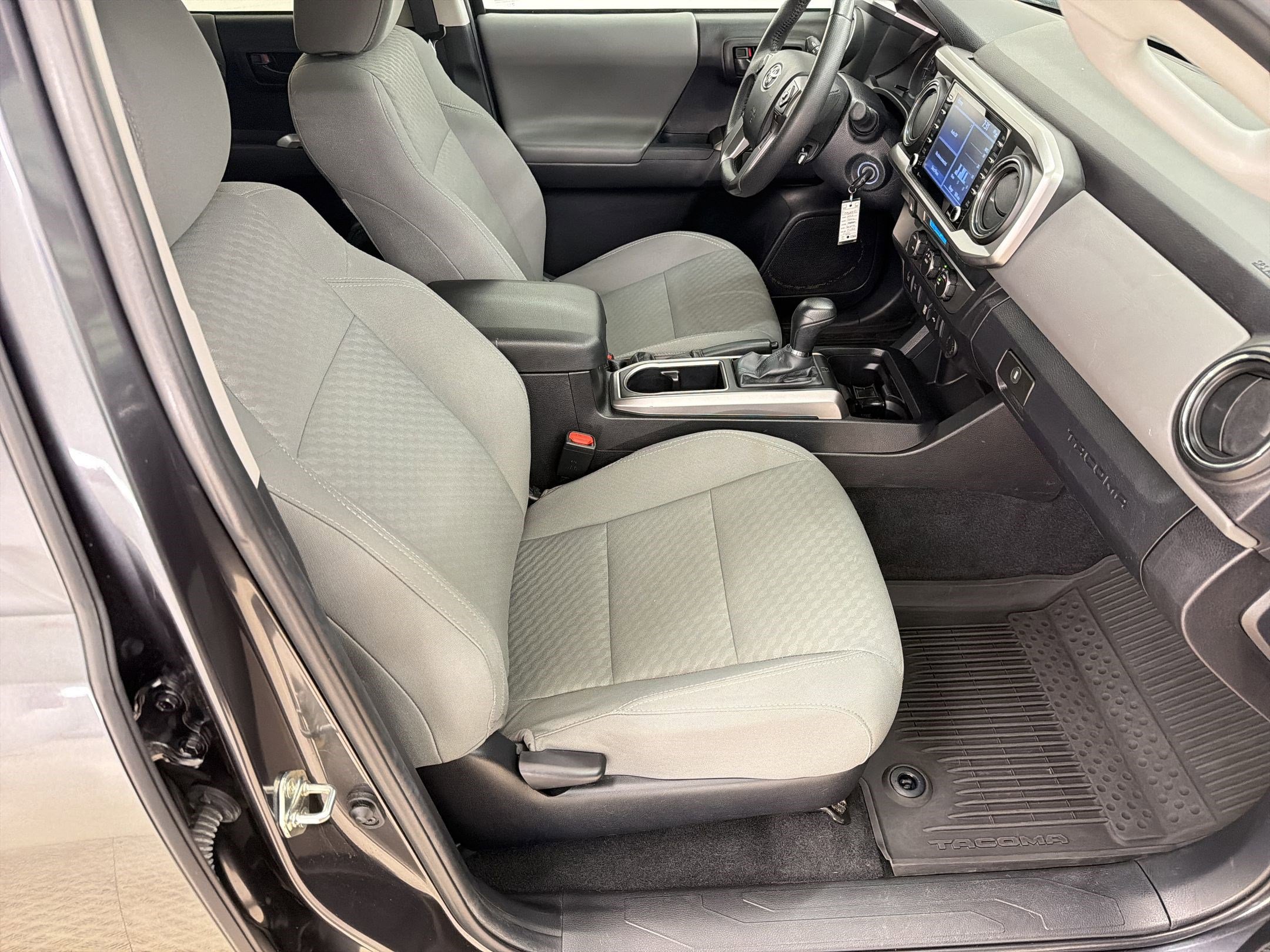 Used 2022 Toyota Tacoma SR5 w/ Technology Package RWD image 28