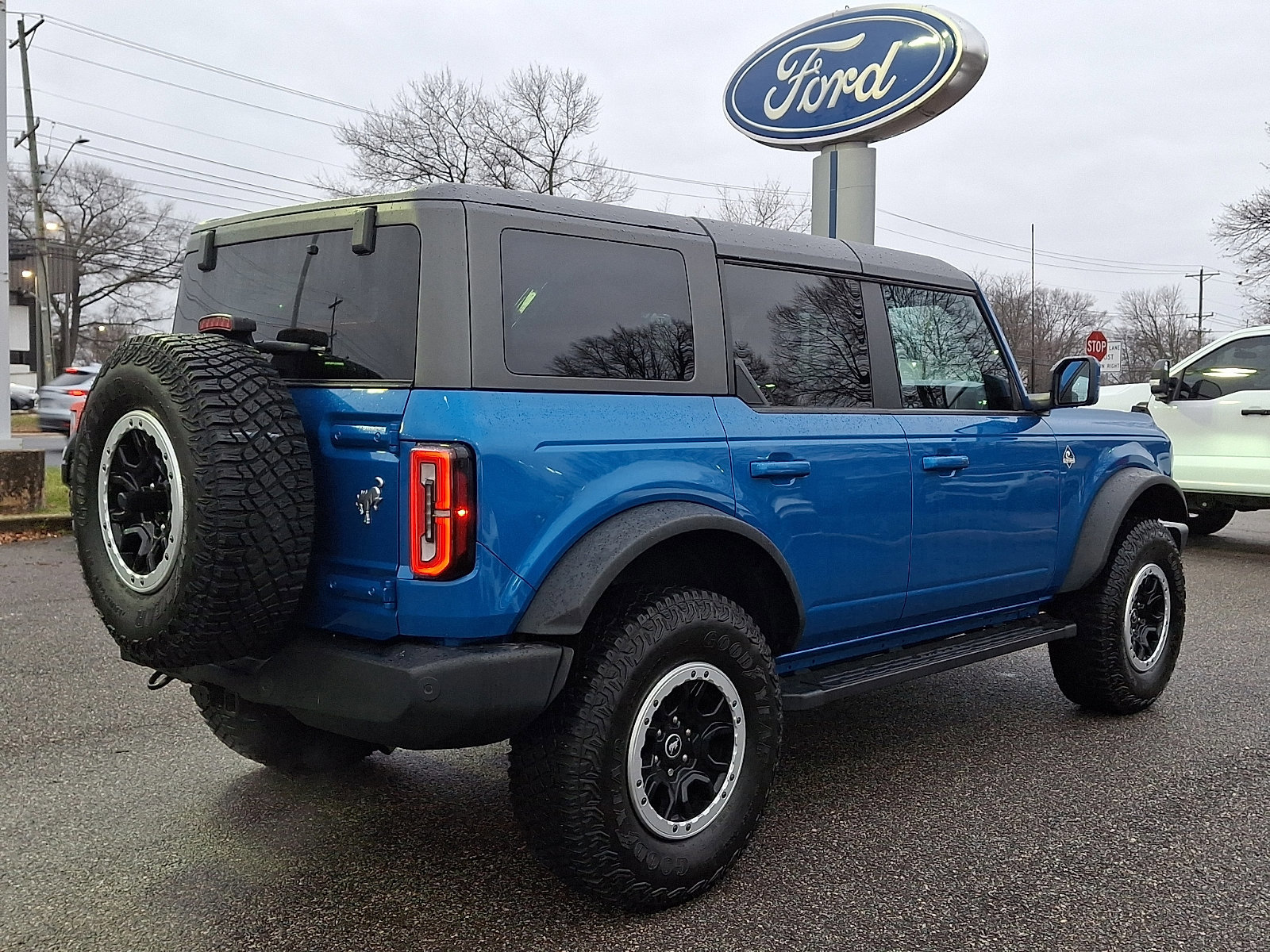 Certified 2023 Ford Bronco Outer Banks w/ Sasquatch Package image 8