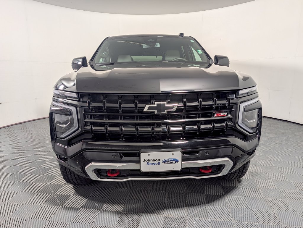 Used 2025 Chevrolet Tahoe Z71 w/ Z71 Off-Road Package AWD/4WD image 3