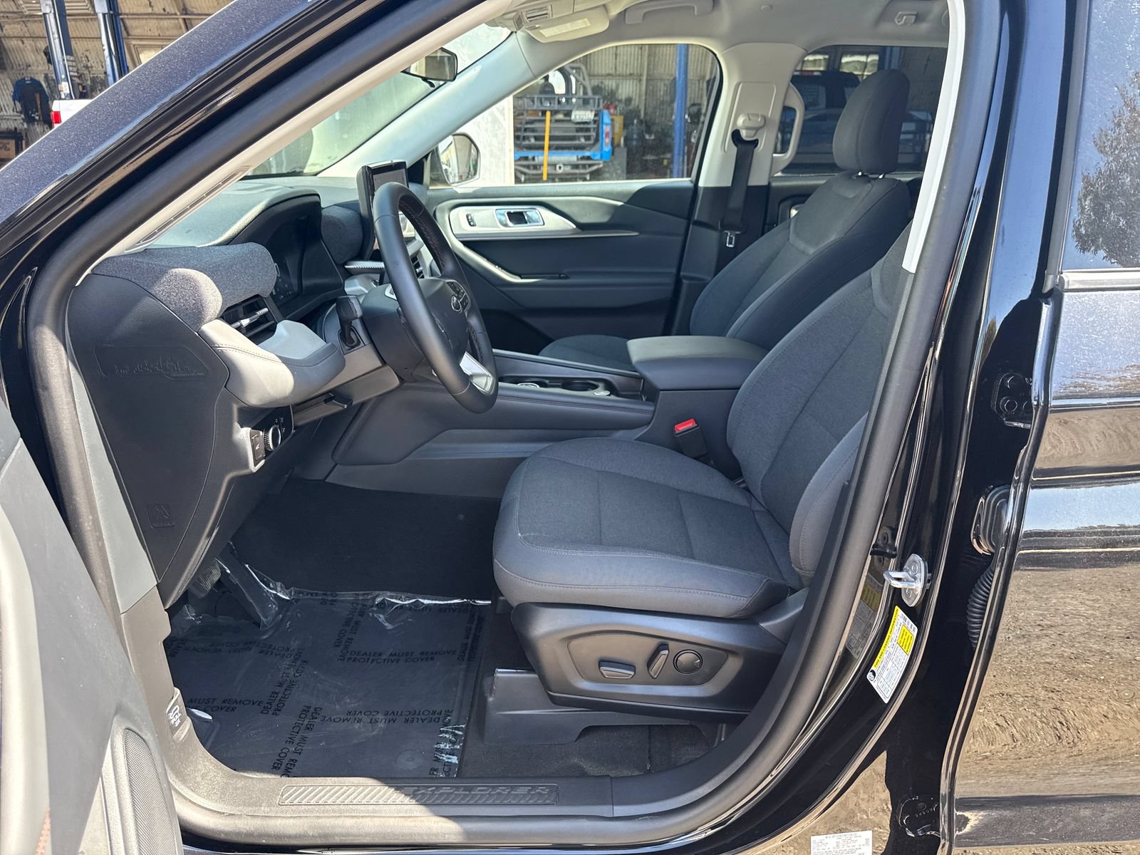 Certified 2026 Ford Explorer Active RWD image 9